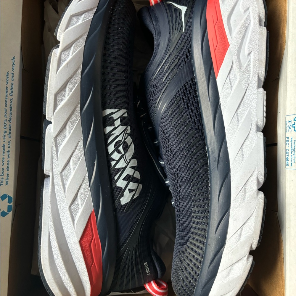 Brand new without tags Hoka Bondi 7. Black Iris/Mlt.